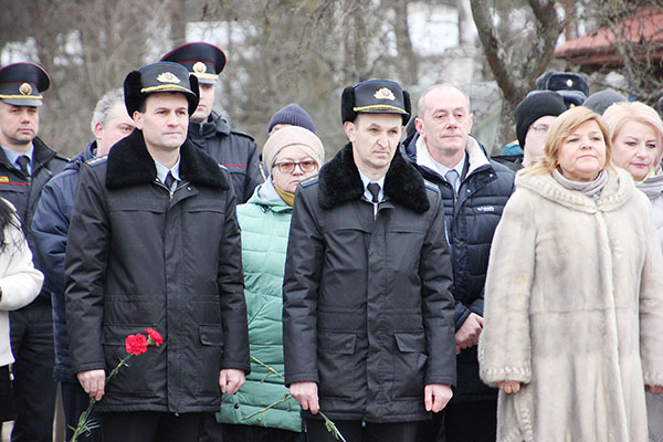 ОПИ Ганцевичи фото ко Дню памяти Воинов.jpg