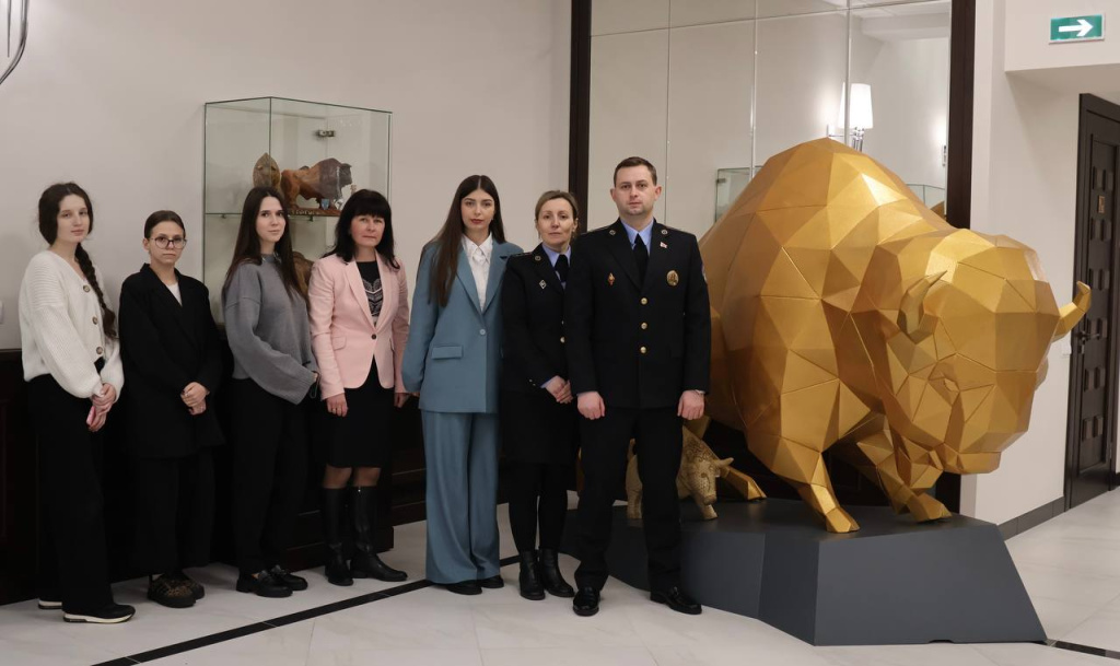 photo_5298802819706065053_y (1).jpg