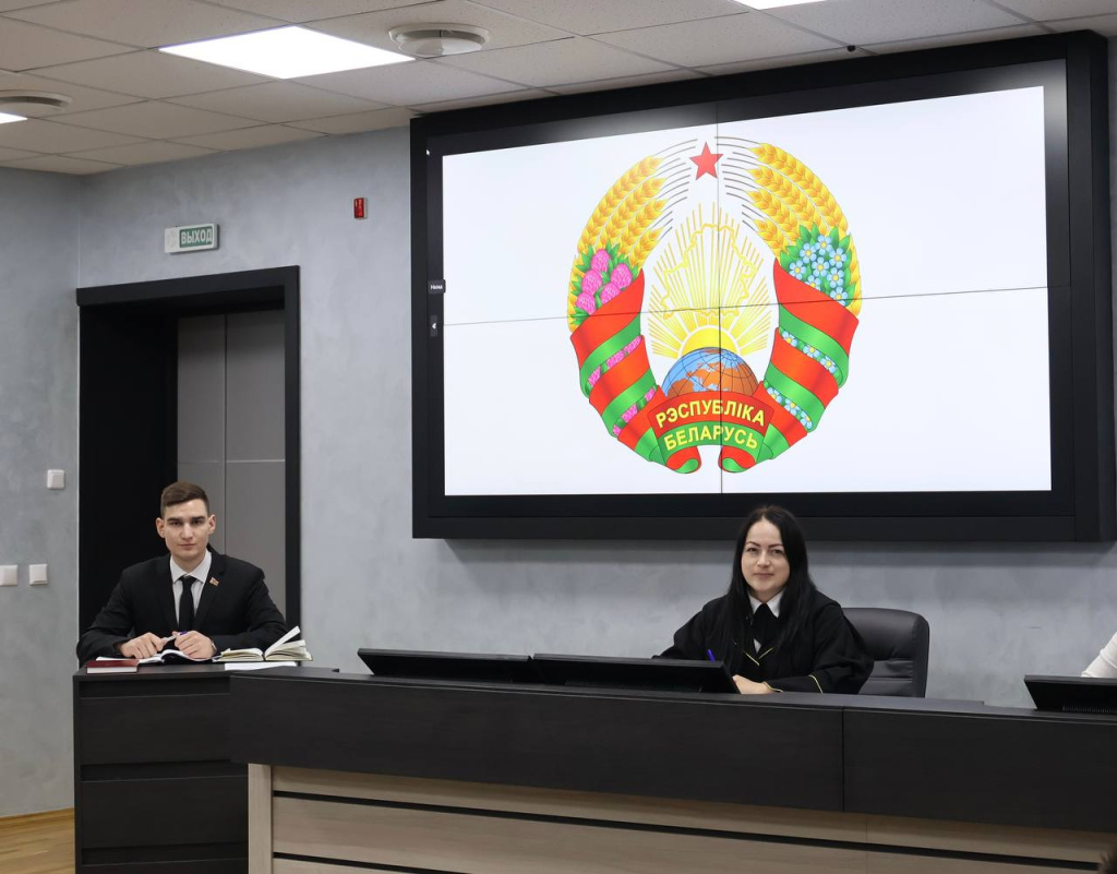 photo_5273891773166062678_y (1).jpg